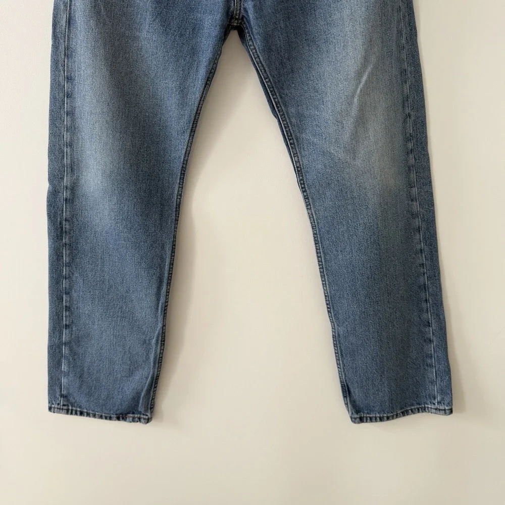 Levis good light